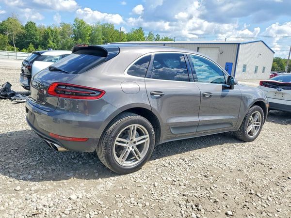 2015 PORSCHE MACAN