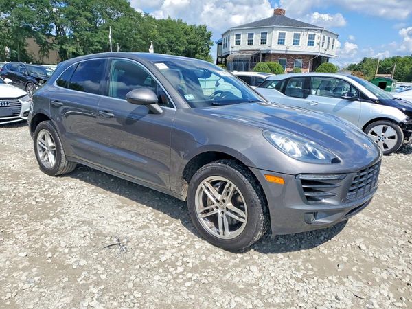 2015 PORSCHE MACAN
