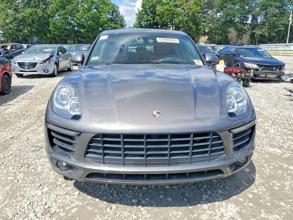 2015 PORSCHE MACAN