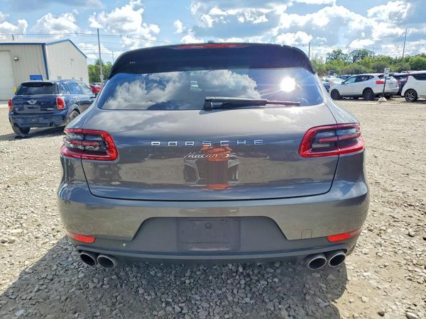 2015 PORSCHE MACAN