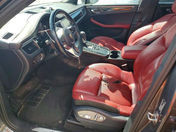 2015 PORSCHE MACAN
