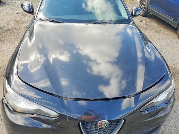 2017 ALFA ROMEO GIULIA TI RWD