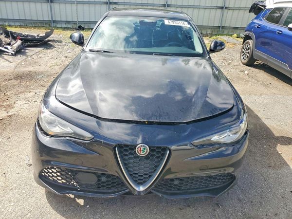 2017 ALFA ROMEO GIULIA TI RWD