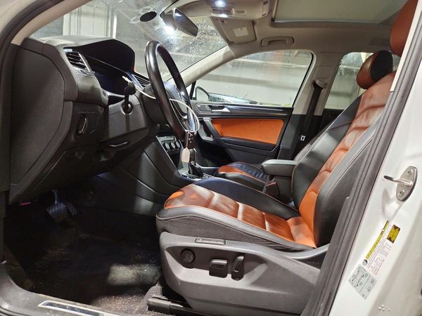 2018 VOLKSWAGEN TIGUAN 4Motion SEL Premium