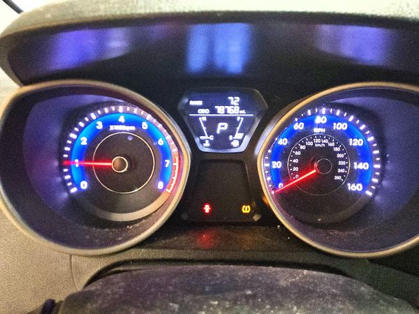 2013 HYUNDAI ELANTRA