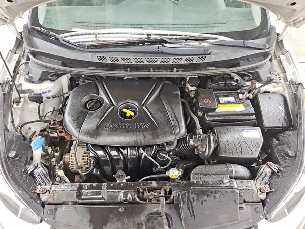 2013 HYUNDAI ELANTRA