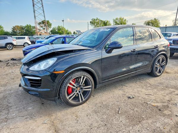 2014 PORSCHE CAYENNE