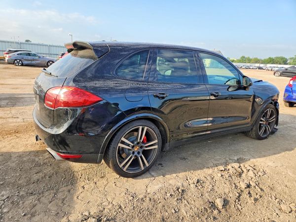 2014 PORSCHE CAYENNE