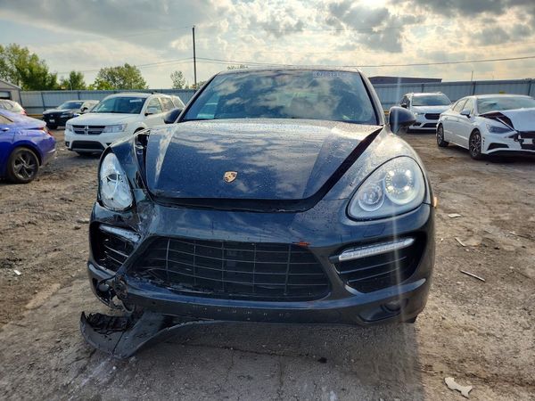 2014 PORSCHE CAYENNE
