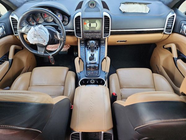 2014 PORSCHE CAYENNE