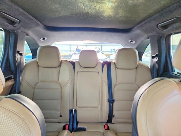 2014 PORSCHE CAYENNE