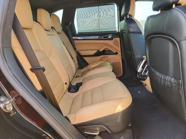 2014 PORSCHE CAYENNE
