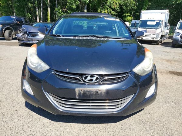 2013 HYUNDAI ELANTRA