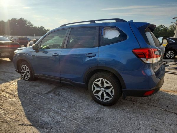 2021 SUBARU FORESTER