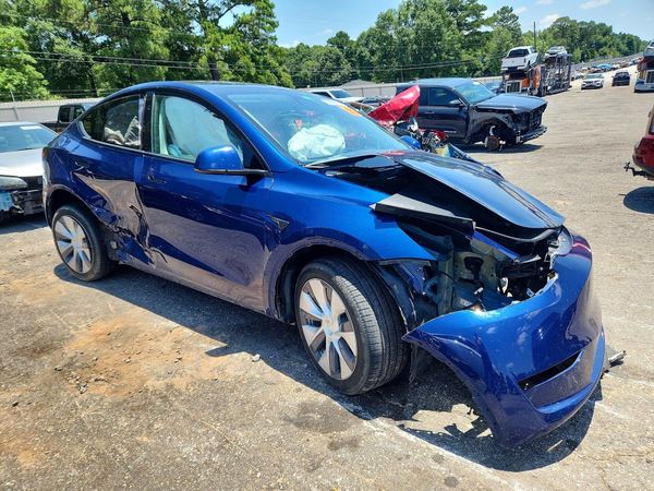 2024 TESLA MODEL Y — Passenger 3/4
