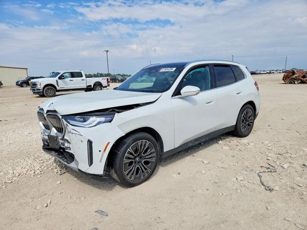 2025 BMW X3 30 xDrive — Front 3/4