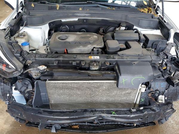 2018 HYUNDAI SANTA FE — Engine bay
