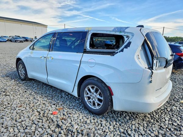 2024 CHRYSLER VOYAGER