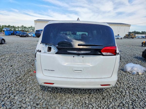 2024 CHRYSLER VOYAGER