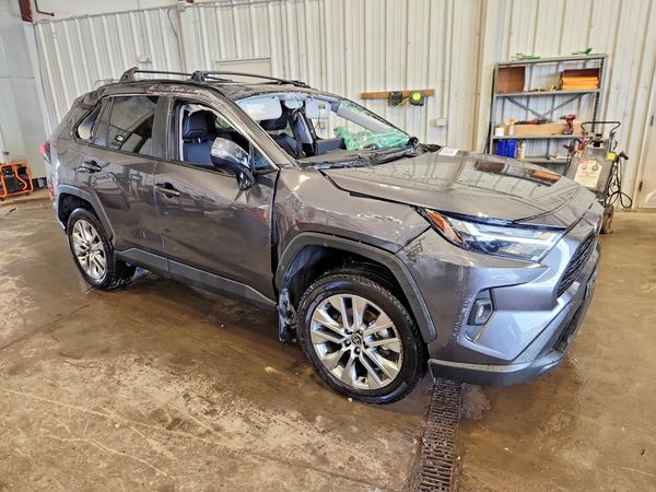 2024 TOYOTA RAV4 XLE Premium — Passenger 3/4