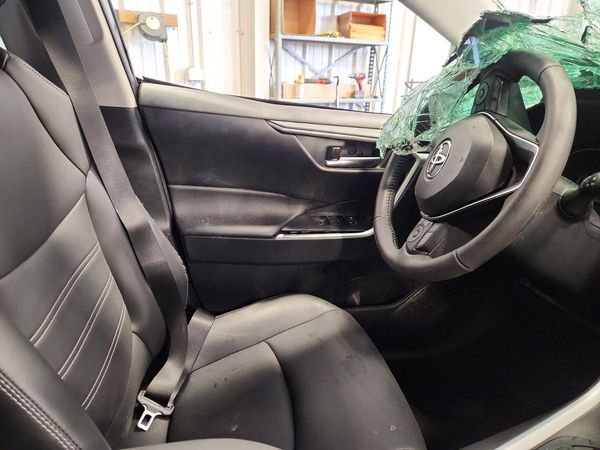 2024 TOYOTA RAV4 XLE Premium — DENT