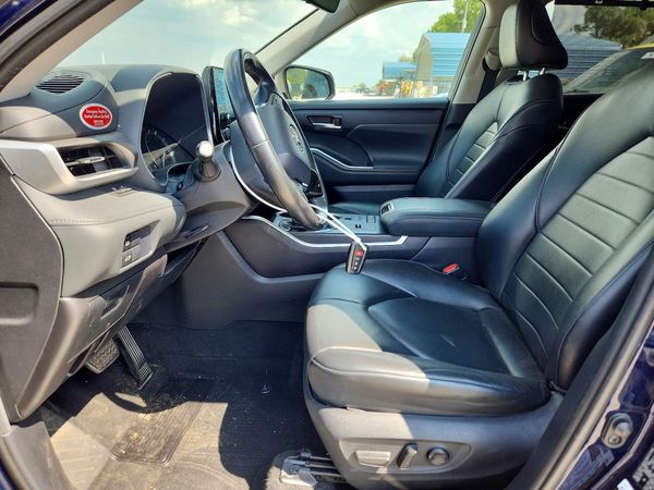 2021 TOYOTA HIGHLANDER XLE