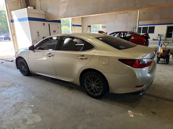 2016 LEXUS ES