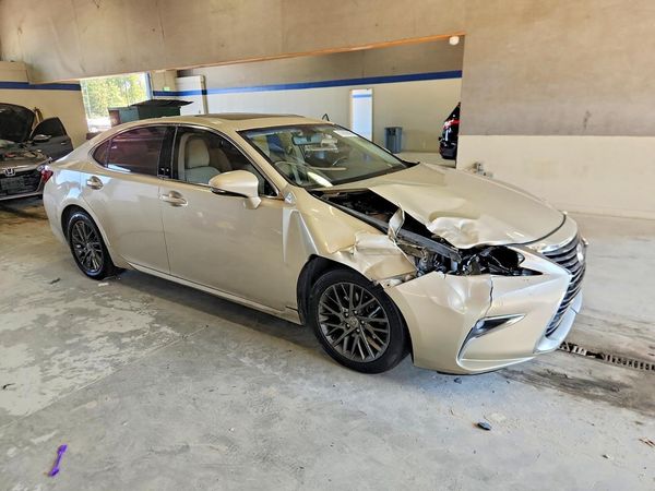 2016 LEXUS ES