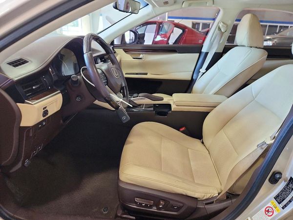 2016 LEXUS ES