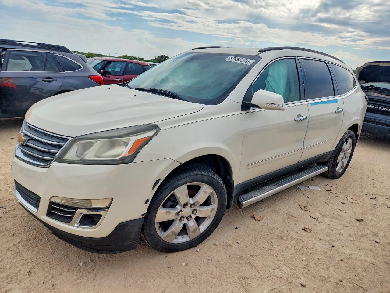 2014 CHEVROLET TRAVERSE LTZ — Front 3/4