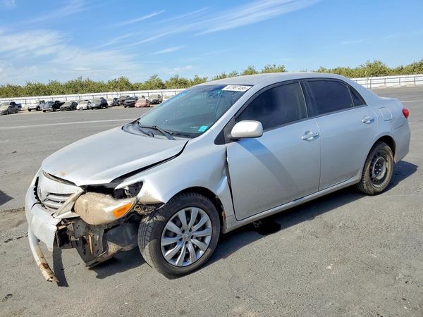 2013 TOYOTA COROLLA