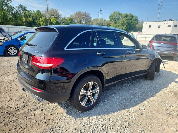 2017 MERCEDES-BENZ GLC