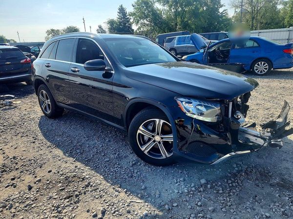 2017 MERCEDES-BENZ GLC
