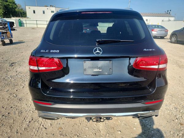 2017 MERCEDES-BENZ GLC
