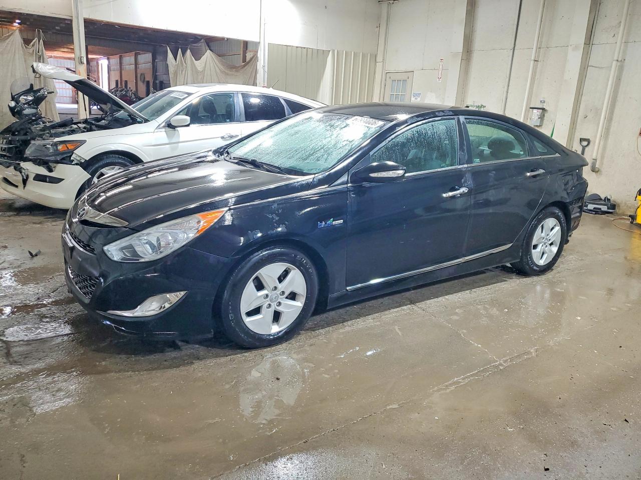 2012 HYUNDAI SONATA Middle level