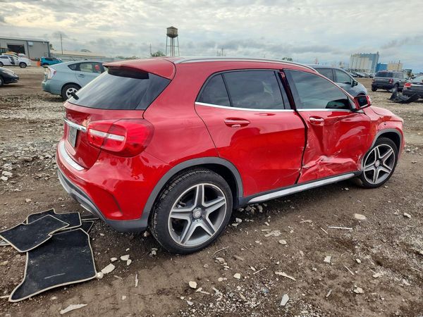 2016 MERCEDES-BENZ GLA GLA250