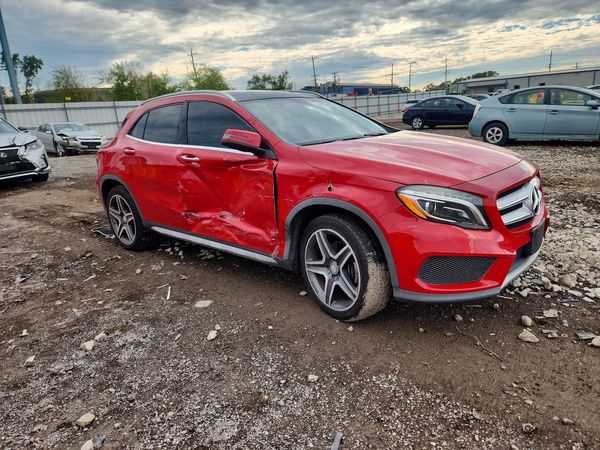 2016 MERCEDES-BENZ GLA GLA250