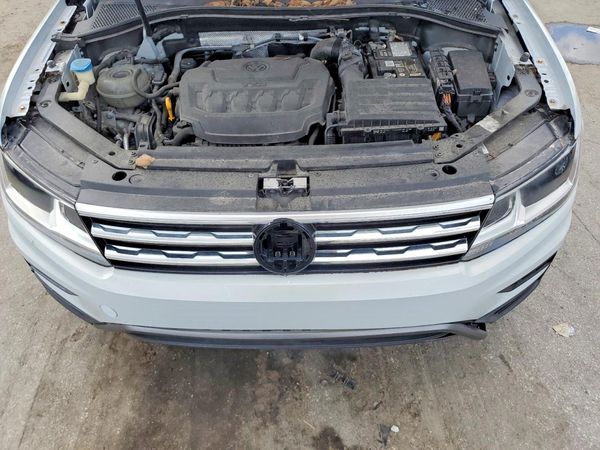 2019 VOLKSWAGEN TIGUAN S — Engine bay