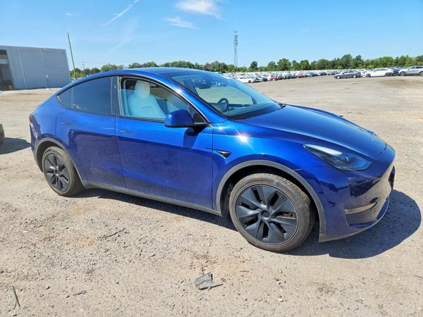 2024 TESLA MODEL Y