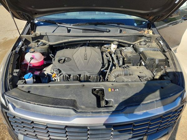 2026 KIA SPORTAGE LX — Engine bay