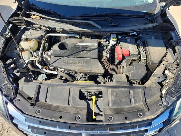 2025 NISSAN ROGUE SV — Engine bay