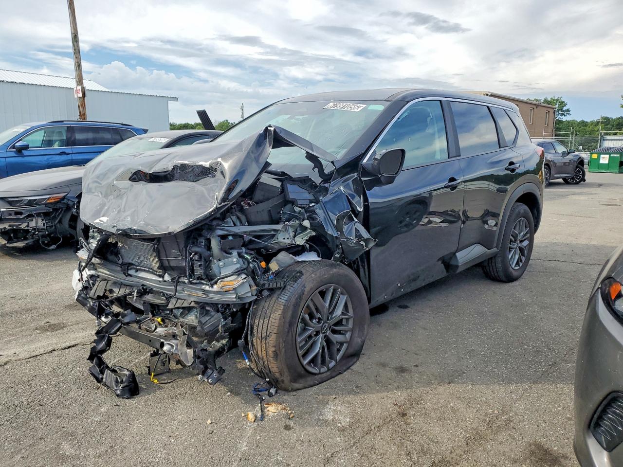 2026 NISSAN ROGUE SV — Front 3/4