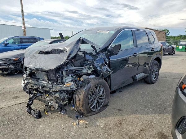 2026 NISSAN ROGUE SV — Front 3/4