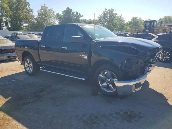 2014 RAM 1500 — Passenger 3/4