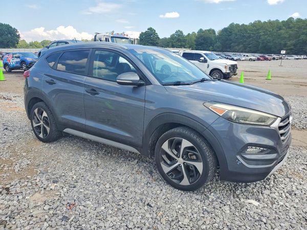 2017 HYUNDAI TUCSON — Passenger 3/4