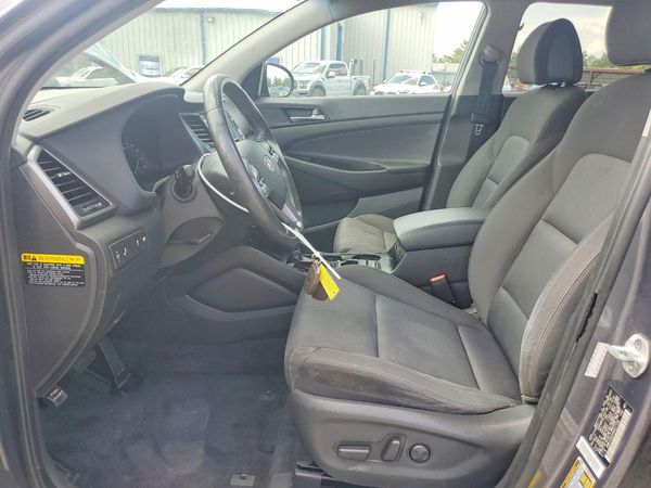 2017 HYUNDAI TUCSON — DENT