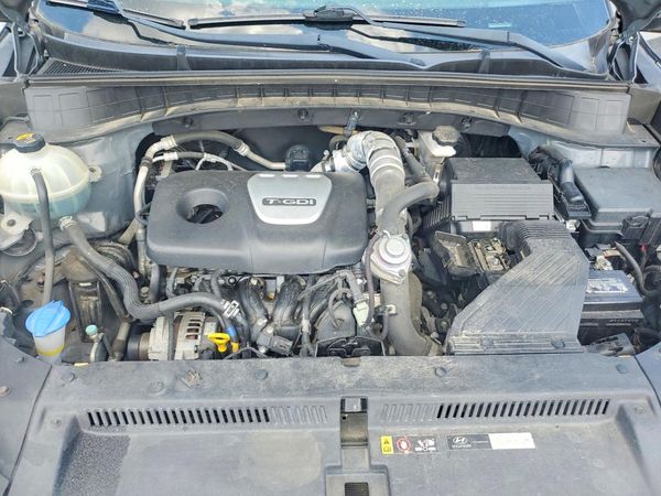 2017 HYUNDAI TUCSON — Engine bay