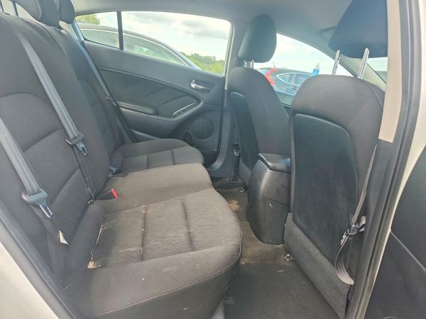 2014 KIA FORTE LX