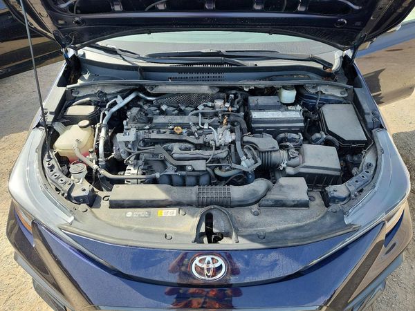 2020 TOYOTA COROLLA LE — Engine bay