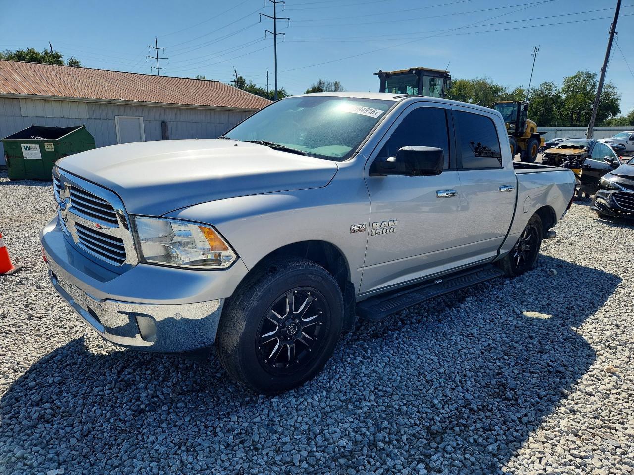 2016 RAM 1500 SLT
